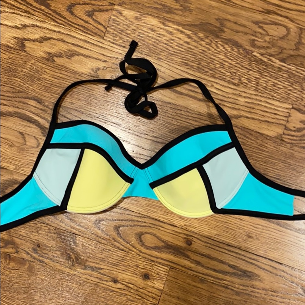 Bikini Top - Picture 2 of 4